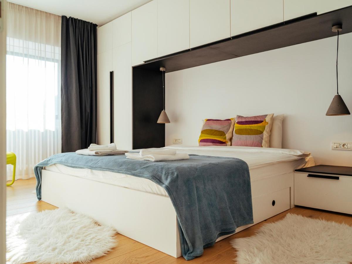 Central Modern Design Apartment Bucharest Exterior photo